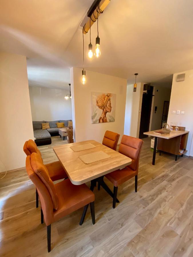Apartment With Balcony And Free Parking Zára Kültér fotó