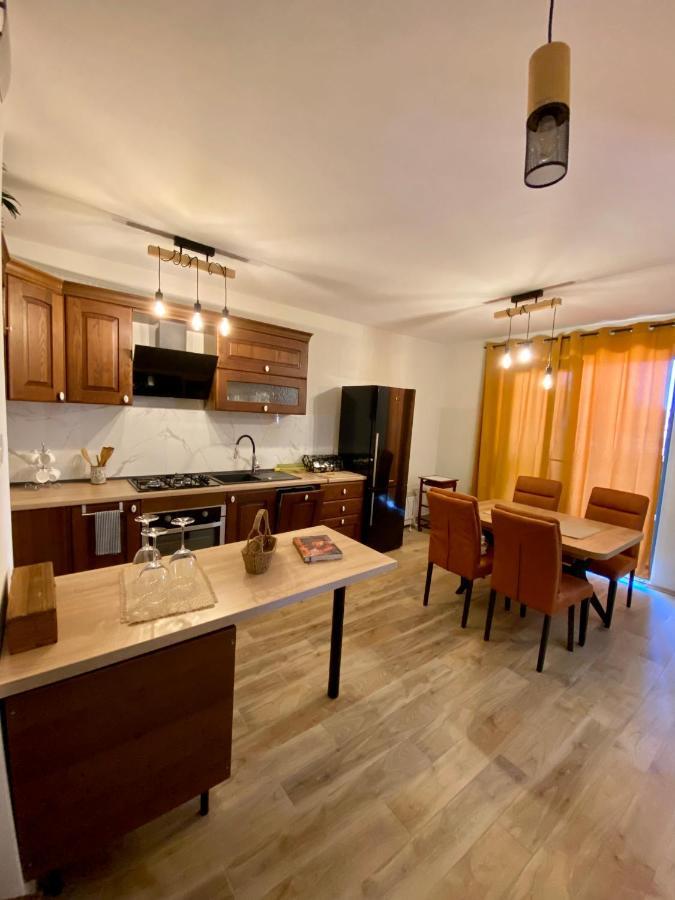Apartment With Balcony And Free Parking Zára Kültér fotó