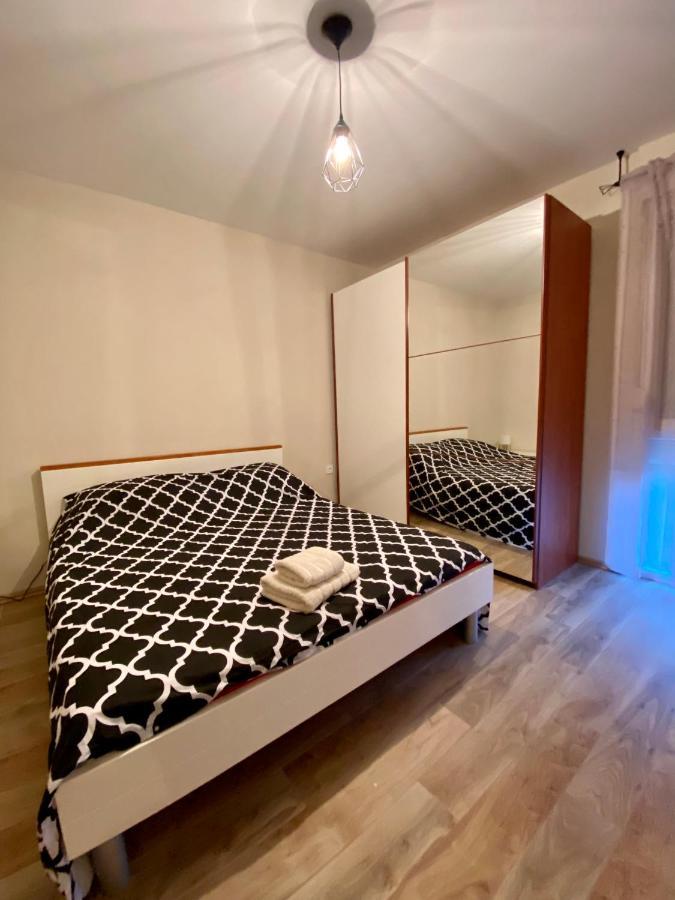 Apartment With Balcony And Free Parking Zára Kültér fotó